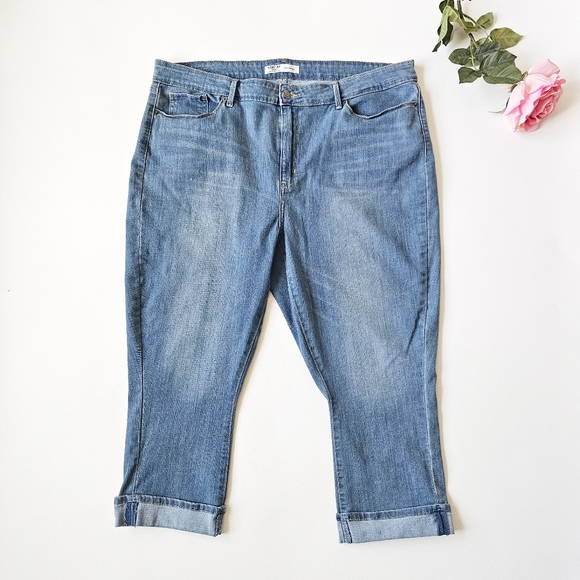 Signature Gold by Levi Strauss Mid-Rise Capri Denim Jeans – Size 20 (W35) - Picture 1 of 15